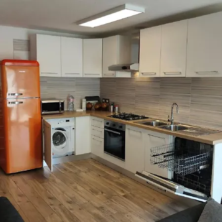 Casa Leo Apartment *