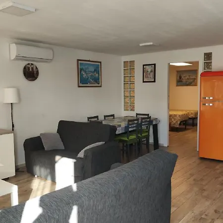 Casa Leo Apartment