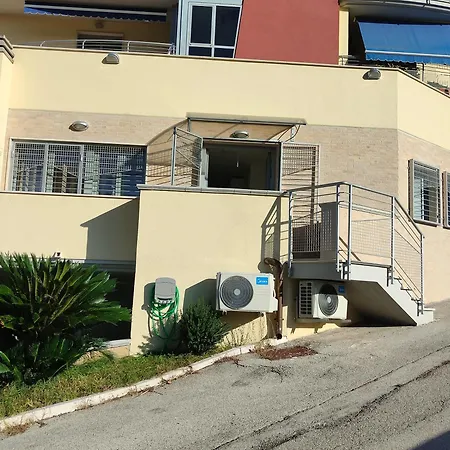 Casa Leo Apartment *